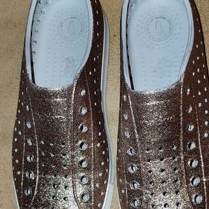 Native Jefferson Bling. Size 7/8